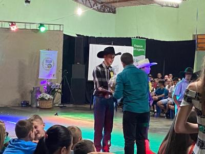 ParÃ³quia Imaculada ConceiÃ§Ã£o do Porto Barreiro realizou a escolha da Princesa do Leite e Cowboy Estiloso